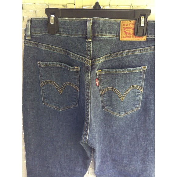 LEVI WOMEN'S  STRAIGHT LEG SIZE 6 Strech - Picture 3 of 4
